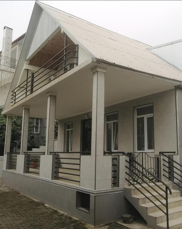 מלון באטומי David Dali House מראה חיצוני תמונה