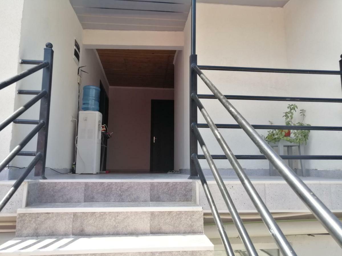 מלון באטומי David Dali House מראה חיצוני תמונה